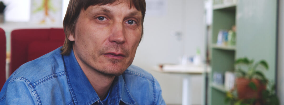 Palveluohjaaja Toni Rönnqvist.