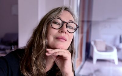 Rinnalla, ilman että itse katoaa