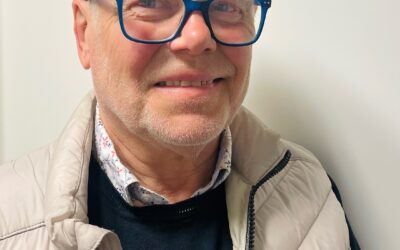 Näkökulmia vertaistoimintaan ja ammattilaisen työhön