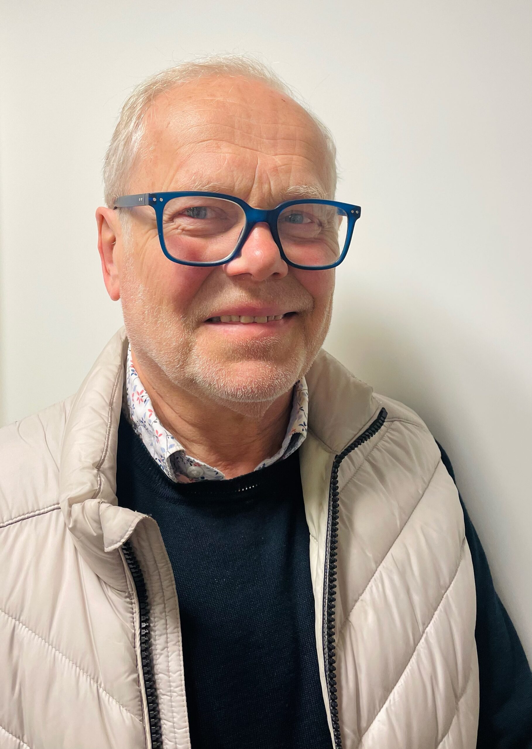 Näkökulmia vertaistoimintaan ja ammattilaisen työhön