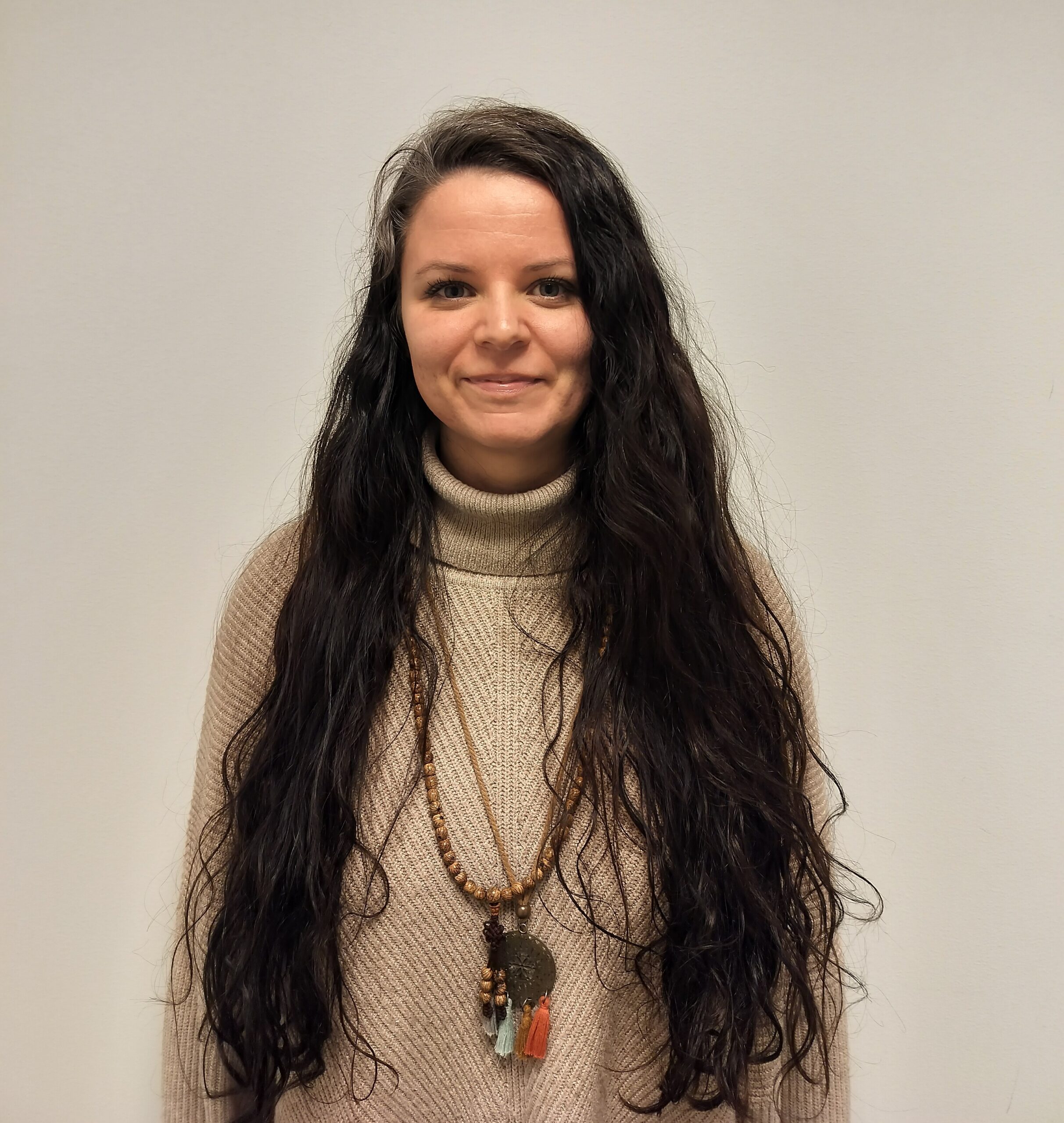 Uusi asiakastyöntekijämme Viivi Perkkiö esittäytyy!